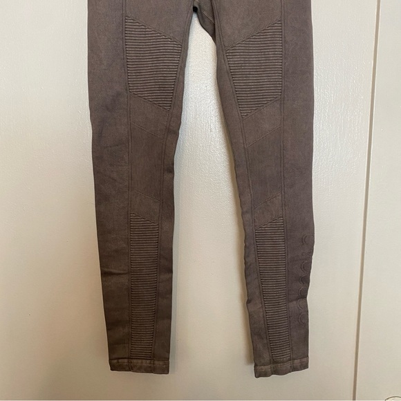 Avocado Vintage Pewter Fire Legging - one of a kind sample color - Picture 4 of 11